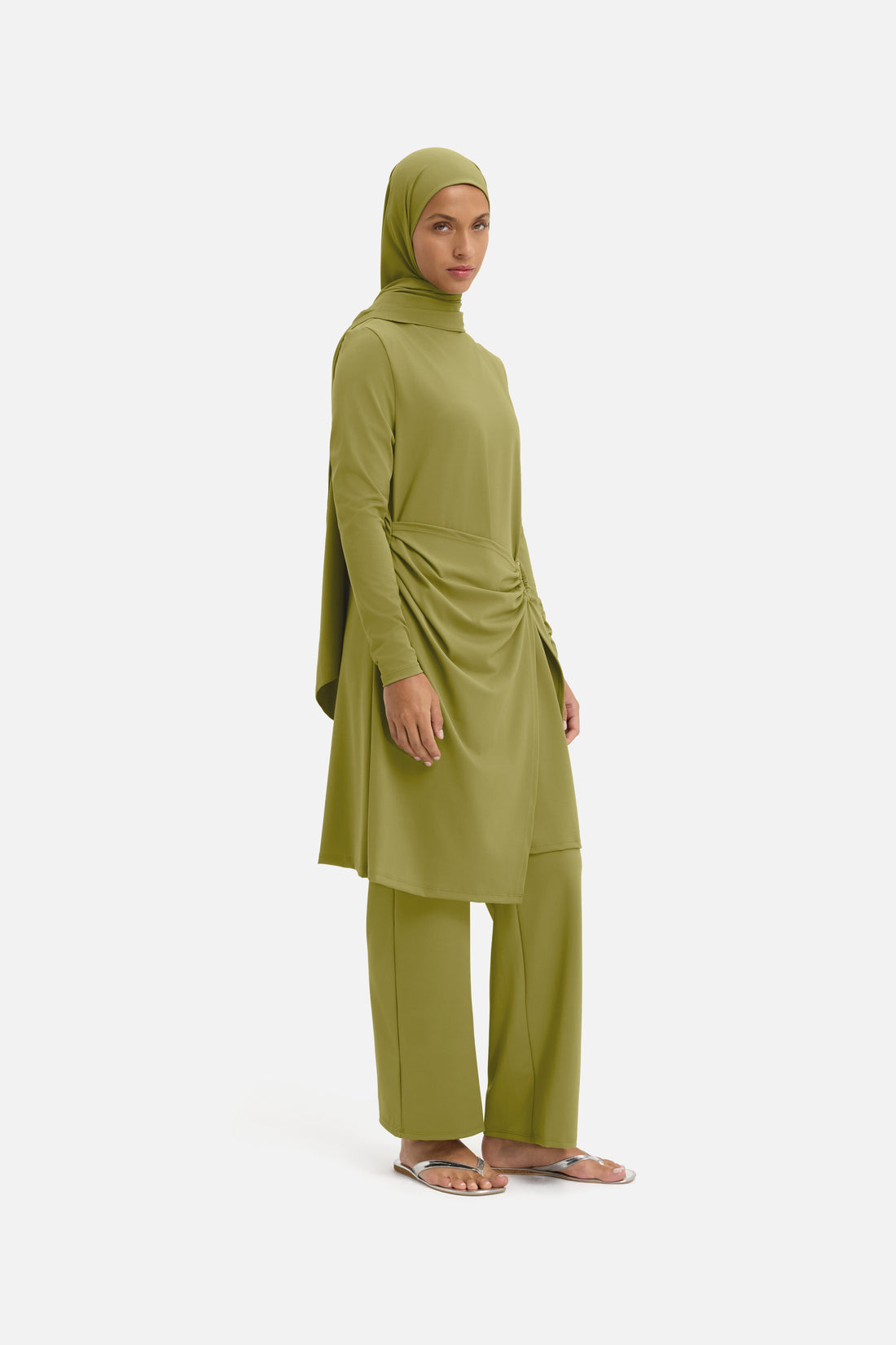 Essentiel Straight Swim Legging | Ground Basil
